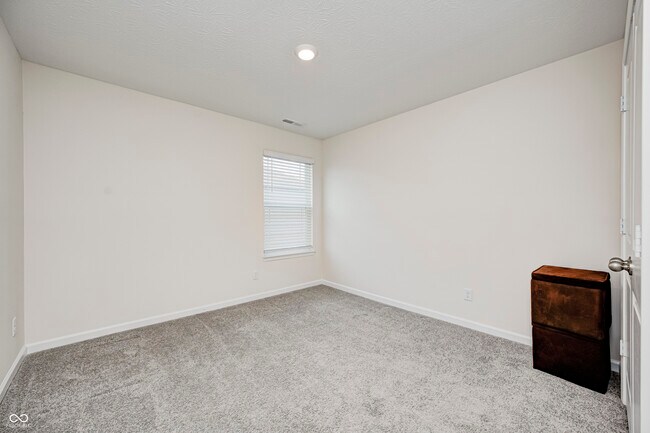 Building Photo - 2214 Warbler St