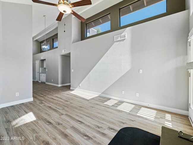 Building Photo - 2353 W Shawnee Dr