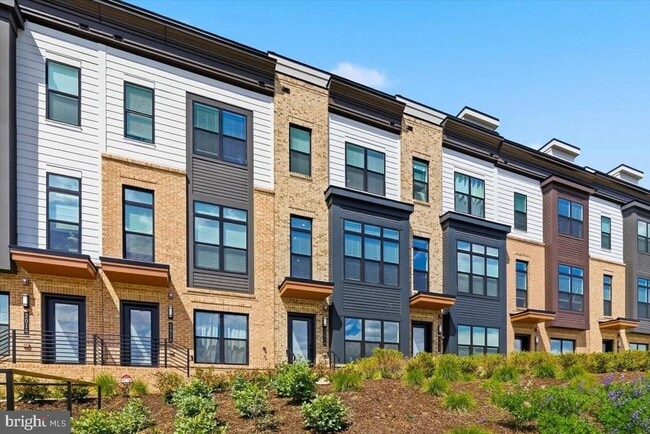 Building Photo - 2018 Tysons Ridgeline Rd