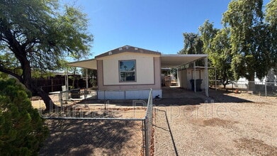 Building Photo - 2067 E Charleston Ave