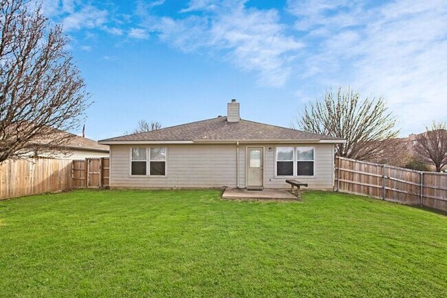 Building Photo - 1118 Water Oak Way
