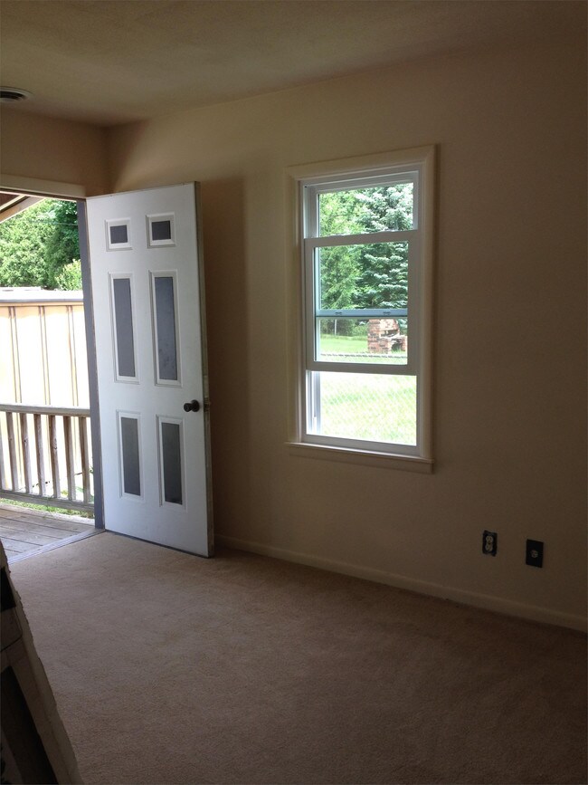 Building Photo - 203 Miller Dr