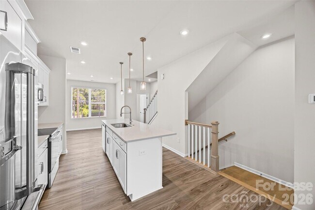 Building Photo - 5640 Kingspan Dr