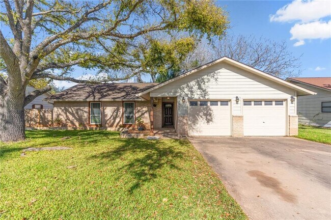 Primary Photo - 3810 Hillside Dr