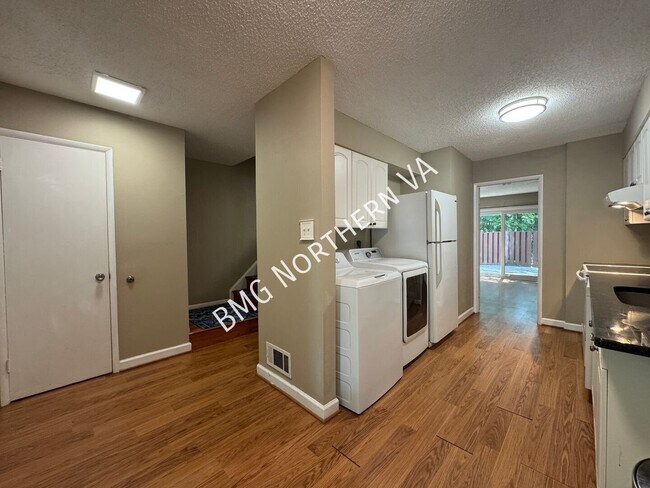 Building Photo - 2177 White Cornus Ln