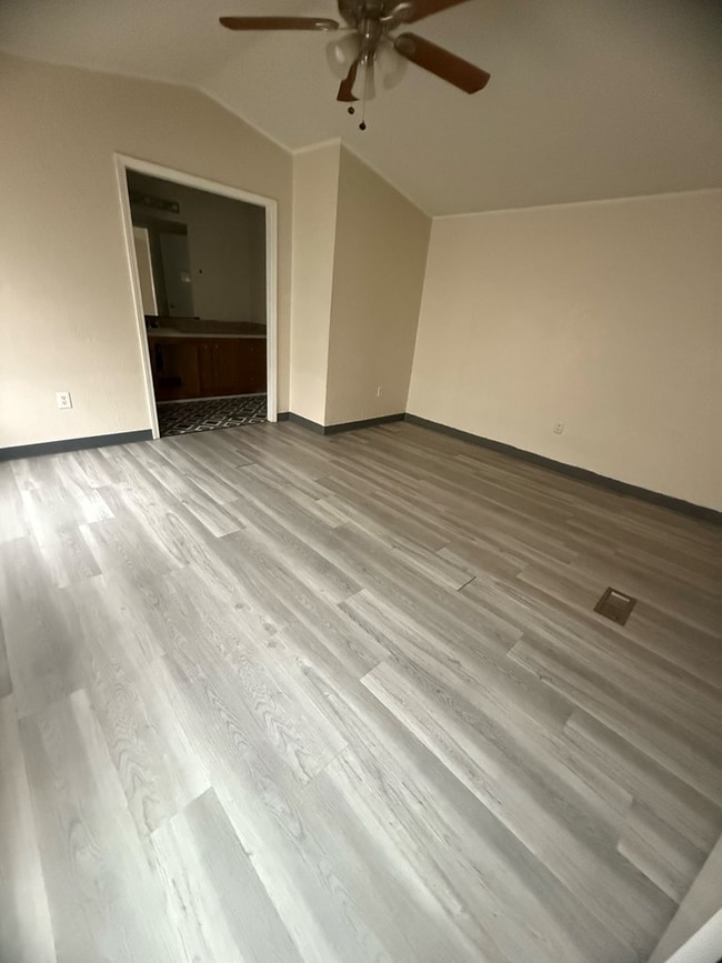 Building Photo - 6181 W Mulberry St