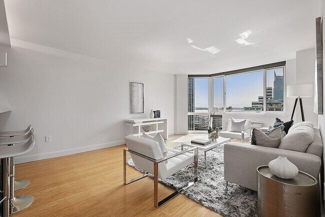 Building Photo - 20 2nd St