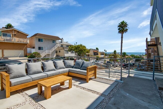 Building Photo - Malaga-GJA