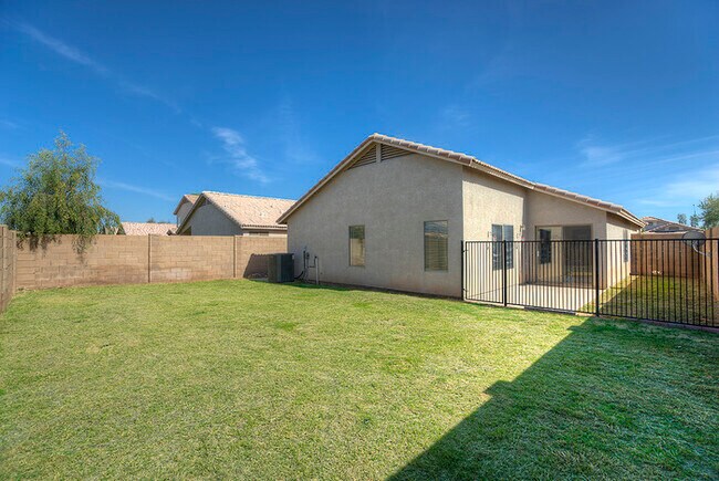 Building Photo - 3Bed/2Bath House at Greenway/Litchfield! J...
