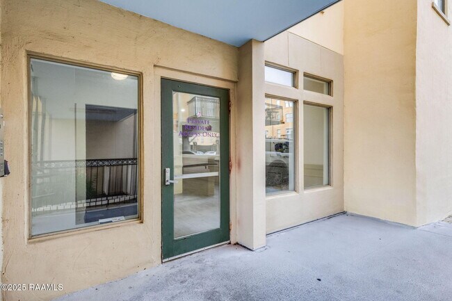 Building Photo - 201 Settlers Trace Blvd
