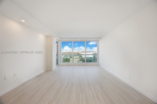 Building Photo - 2100 S Ocean Dr