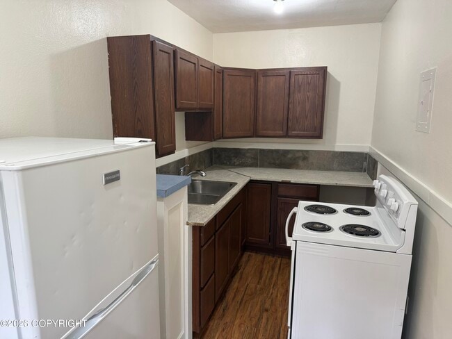 Building Photo - 436 Main St