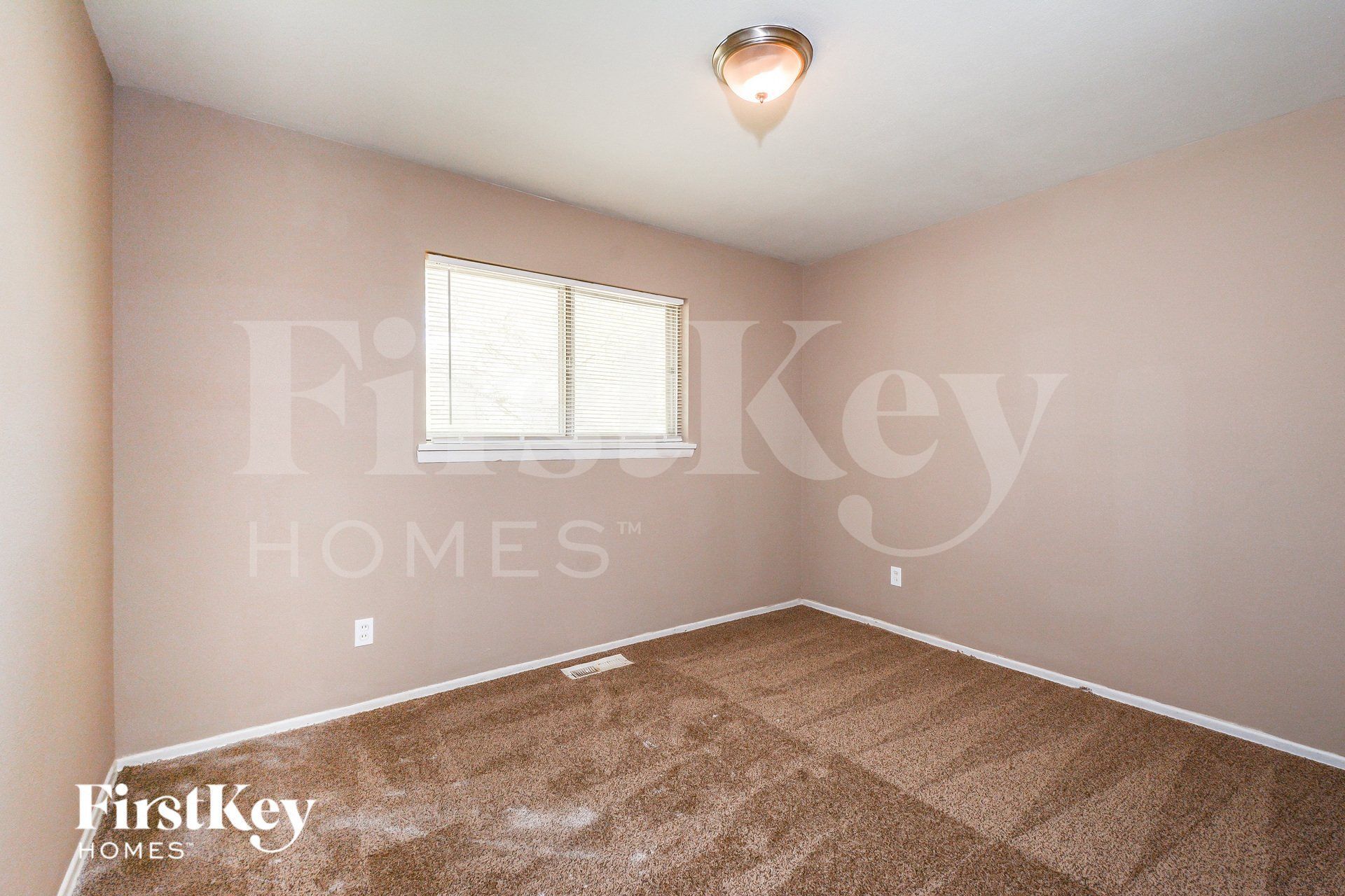 Building Photo - 712 Undercliff Dr