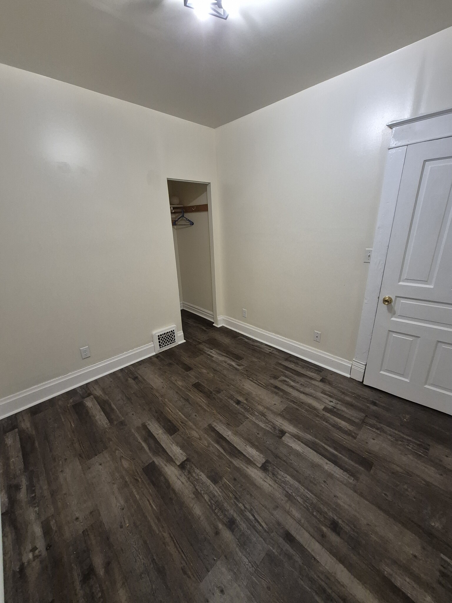 3rd bedroom - 4049 6th Ave