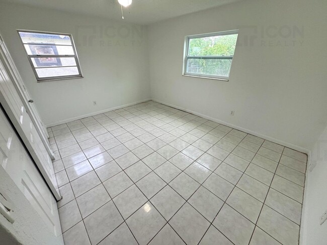 Building Photo - 6580 SW 20th St