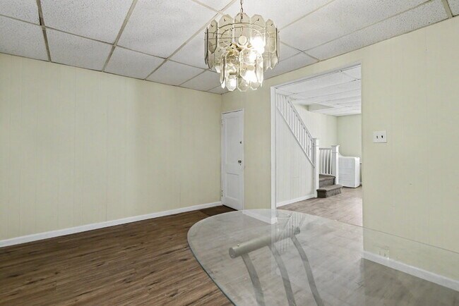 Building Photo - 5335 Willows Ave