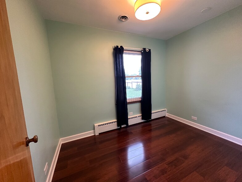 Building Photo - 421 E South St