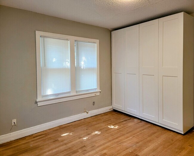 Building Photo - 2530 NW 11th St