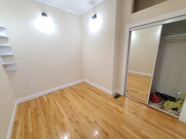 Building Photo - 44 Edgar Ave