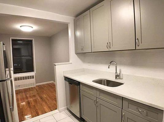 Building Photo - 2 bedroom in Bronx NY 10465