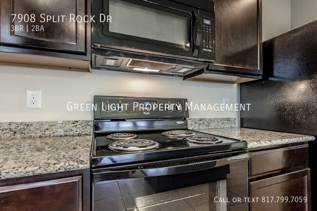Building Photo - 7908 Split Rock Dr