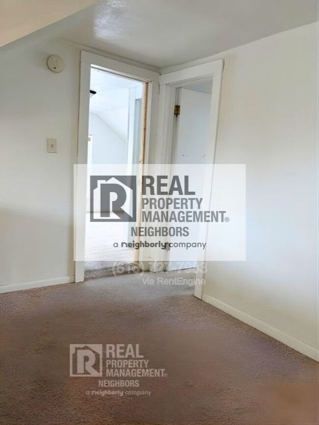 Building Photo - 88 E 18th St