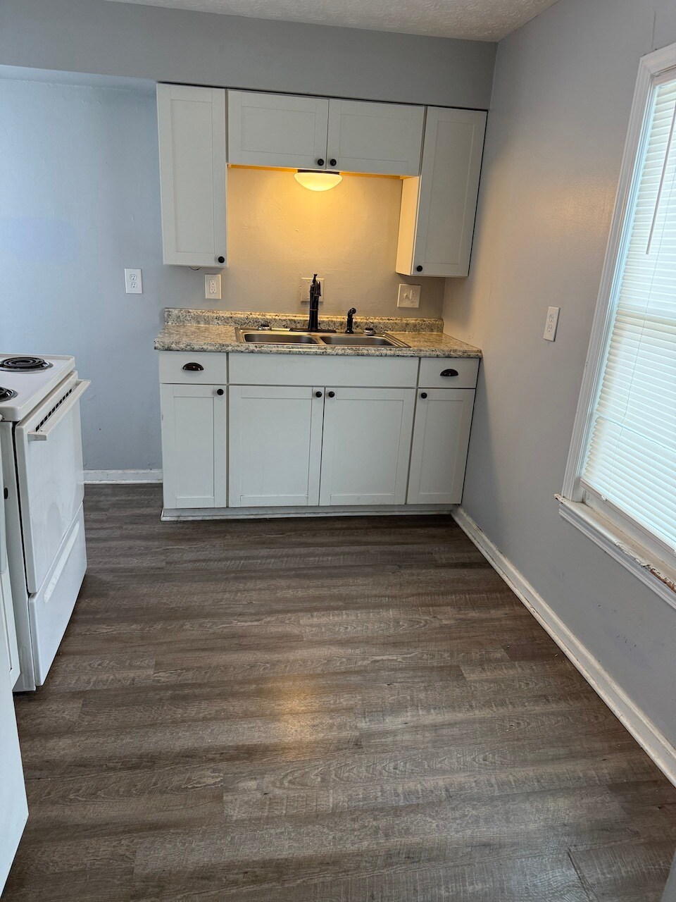 Building Photo - 140 W Union St