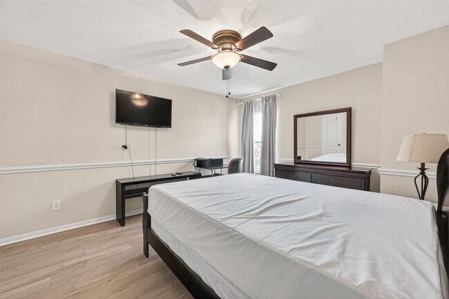 Building Photo - 3815 Pine Forest Green Blvd