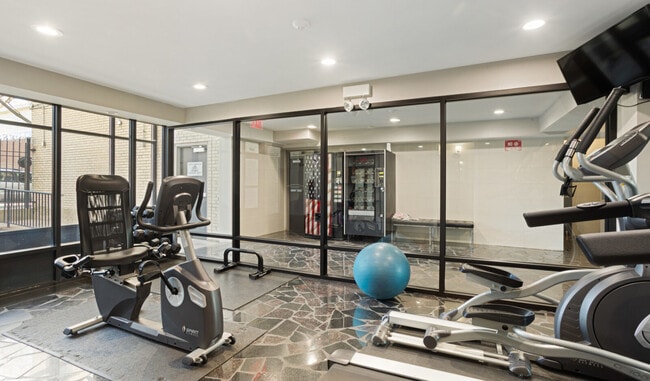 Building Photo - 7616 N Marshfield Ave