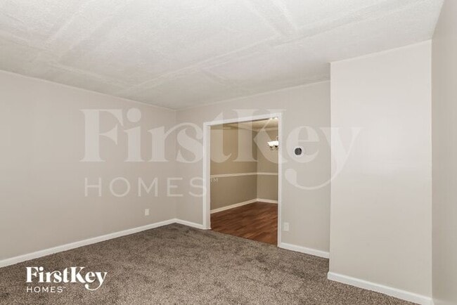 Building Photo - 2843 Cranbrook Dr