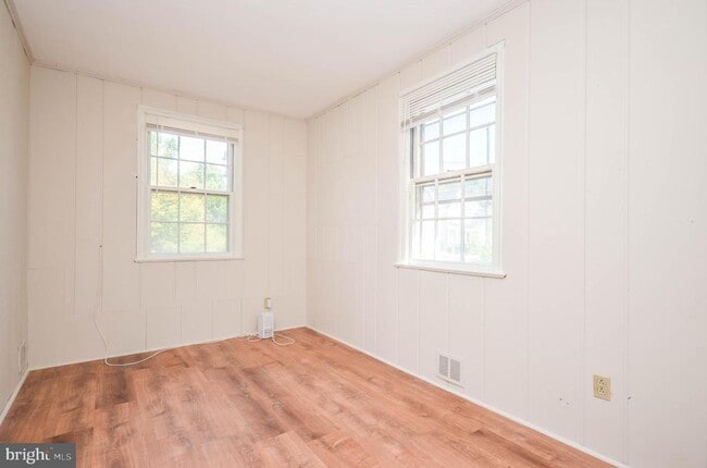 Building Photo - 9107 Lindale Dr