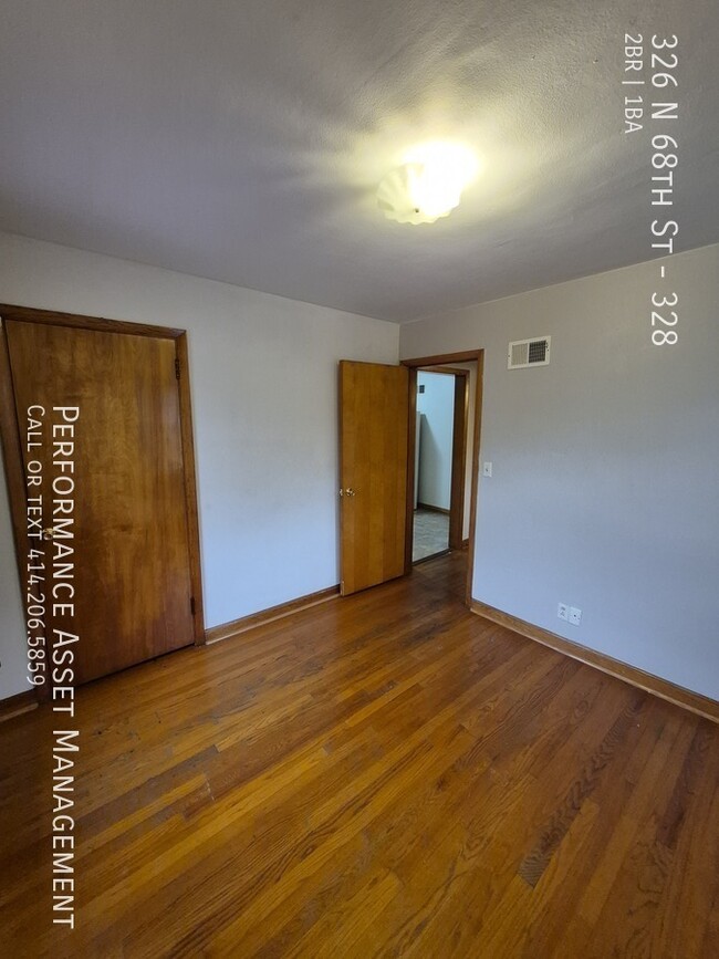 Building Photo - Charming 2BED/1BATH Wauwatosa Upper