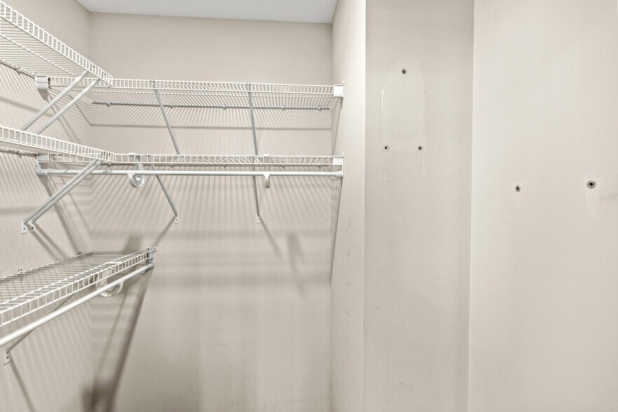 Walk-in Closet #2 - 1390 Kenyon St NW