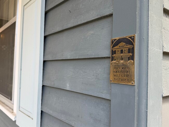 Building Photo - 1999 Peabody Ave