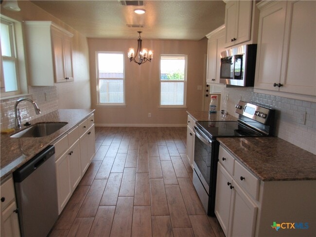 Building Photo - 202 E Avenue H