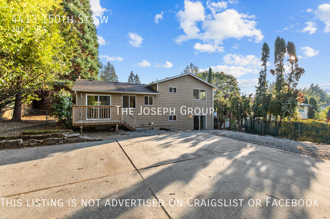 Building Photo - Fantastic 3 bed/2.5 bath in Lynnwood!