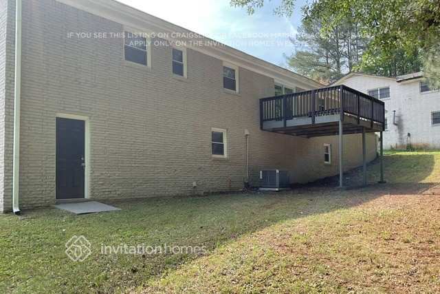 Building Photo - 885 Rodney Dr SW