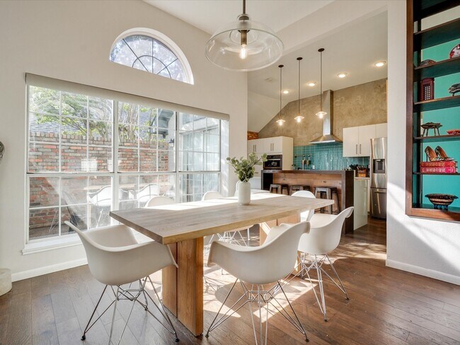 Building Photo - 4219 Bendwood Ln