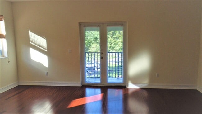 Building Photo - 1825 Bridgepointe Cir