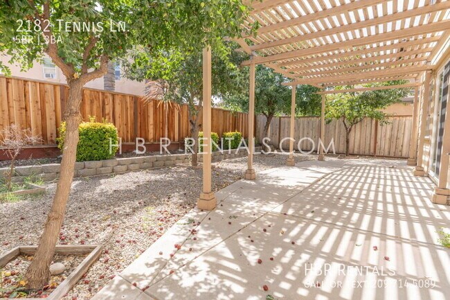 Building Photo - 2182 Tennis Ln