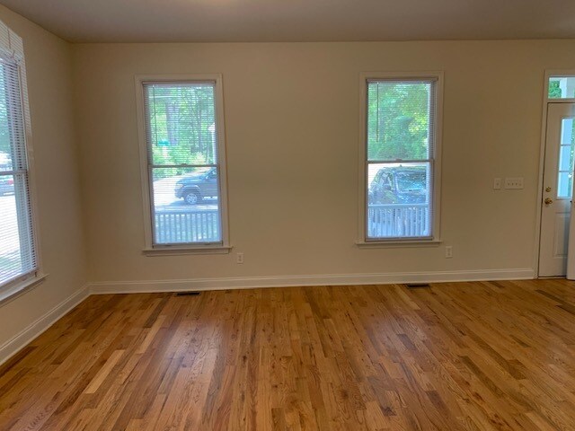 Building Photo - 493 Yonah Ave