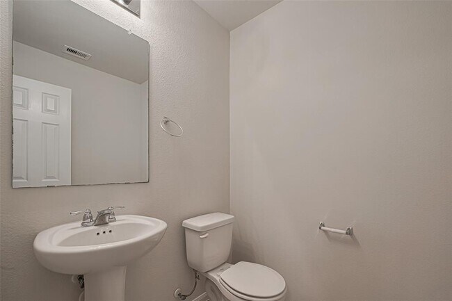 Building Photo - 20111 Brookwood Holw