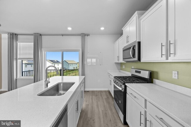 Building Photo - 813 Bond St