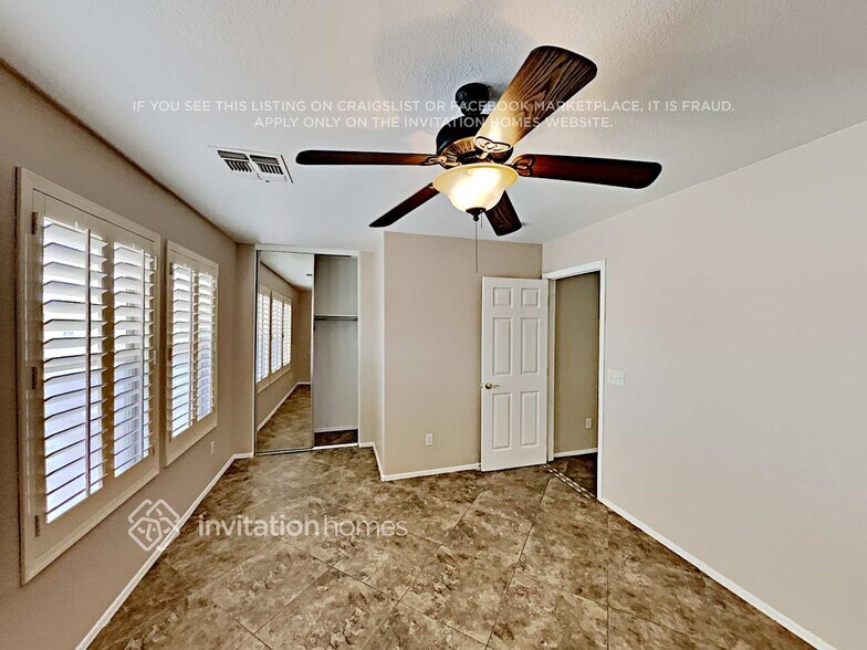 Building Photo - 6062 S Bell Pl