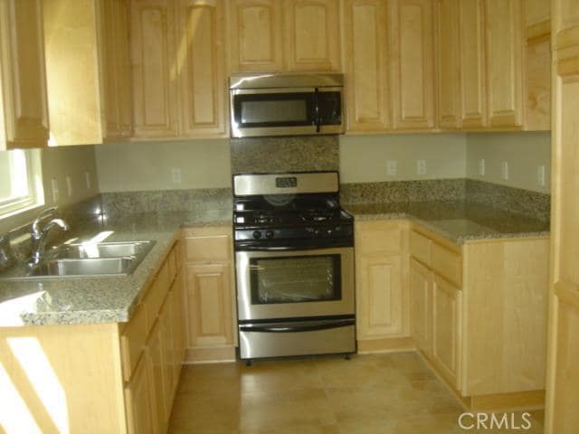 Building Photo - 1129 N Briarwood St