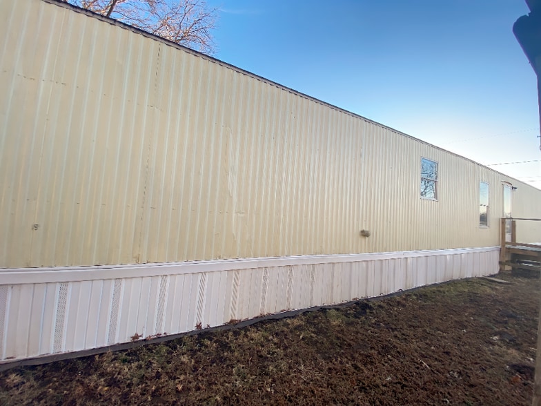 Building Photo - 777 E Yerby St