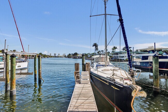 Building Photo - 516 Hendricks Isle