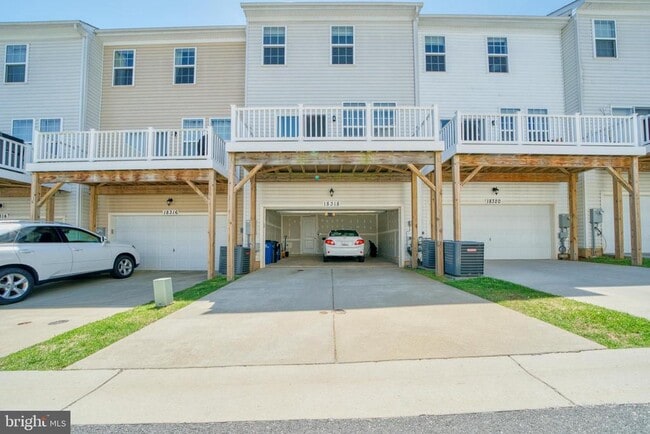 Building Photo - 18318 Woodhouse Ln