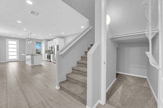 Building Photo - 11655 Redwood Mountain Ave