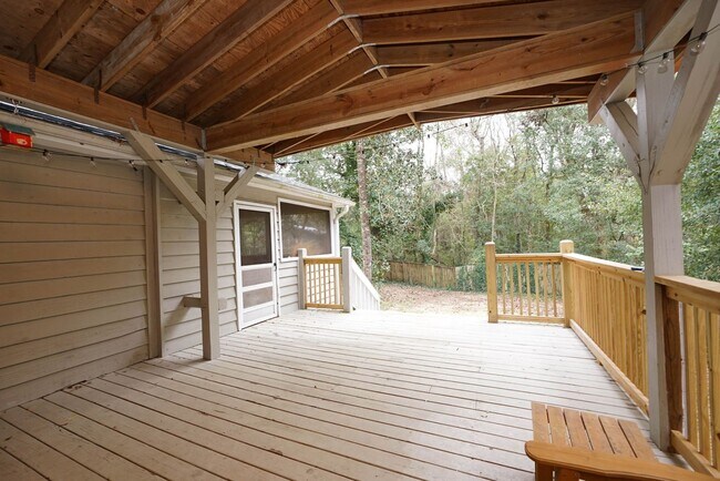 Building Photo - Great Location in Niceville